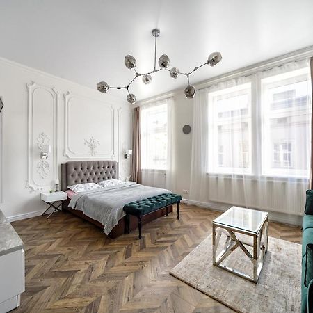 Green apartment Lviv Buitenkant foto